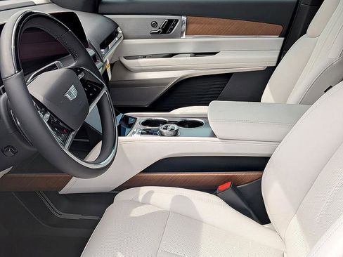 New 2026 Cadillac Vistiq Luxury image 14