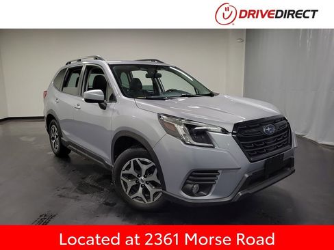 Used 2023 Subaru Forester Premium AWD/4WD image 1
