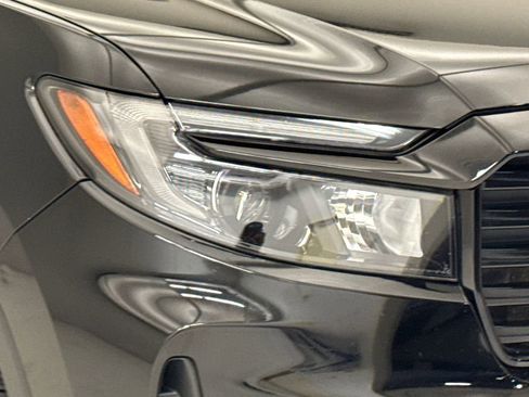Certified 2024 Honda Passport Black Edition image 5
