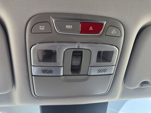 Used 2025 Kia Telluride S FWD image 28