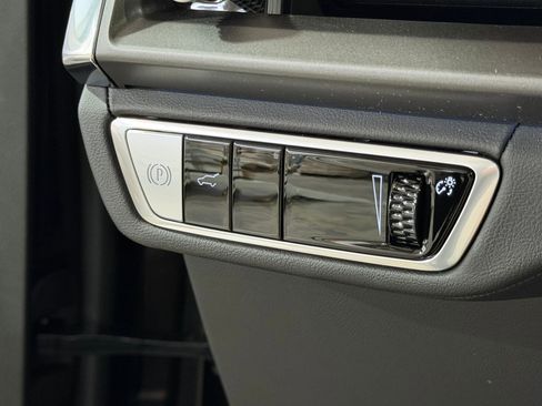 New 2026 Cadillac Vistiq Luxury AWD/4WD image 16