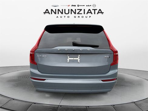 Used 2023 Volvo XC90 B5 Core w/ Climate Package image 4