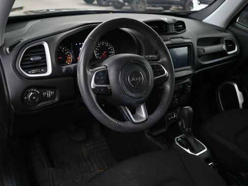 Used 2020 Jeep Renegade Latitude image 3
