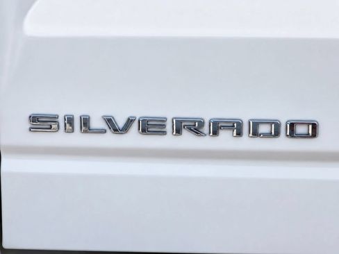 Used 2020 Chevrolet Silverado 1500 LT AWD/4WD image 11