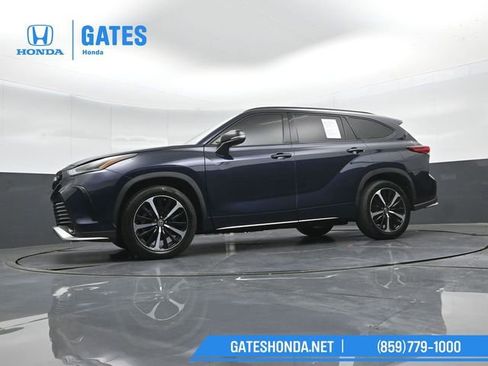 Used 2021 Toyota Highlander XSE FWD image 47