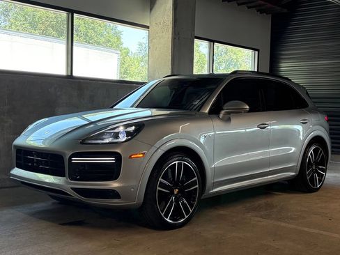 Used 2023 Porsche Cayenne Turbo S AWD/4WD image 1