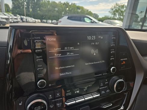 Used 2022 Toyota Highlander XLE image 53