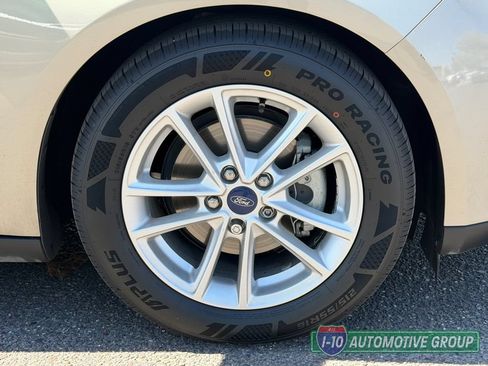 Used 2016 Ford Focus SE FWD image 12