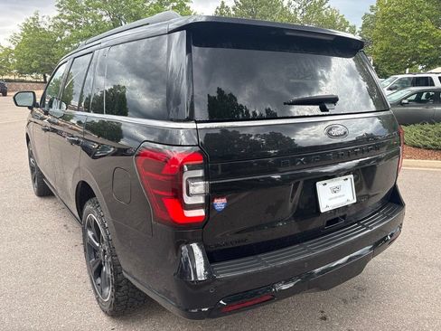 Used 2023 Ford Expedition Limited AWD/4WD image 3