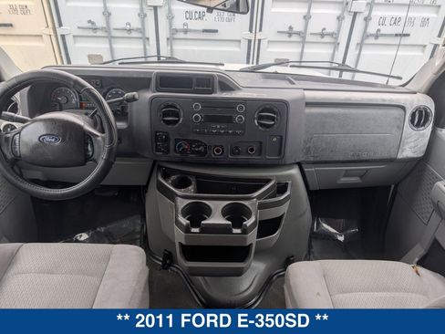 Used 2011 Ford E-350 and Econoline 350 XLT image 17