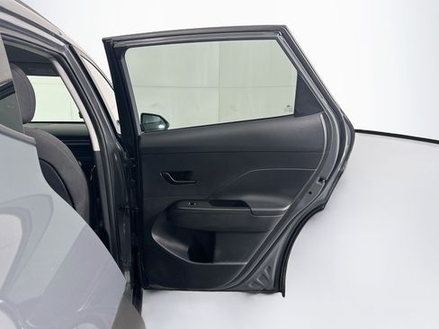 Used 2025 Hyundai Kona SEL FWD image 30
