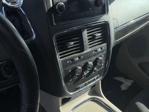 Used 2016 Dodge Grand Caravan SXT w/ Rear Park Assist Package image 23