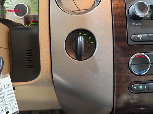 Used 2011 Ford Expedition XLT w/ 201A Rapid Spec Order Code image 29