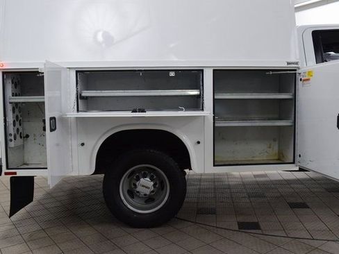 Used 2024 GMC Sierra 3500 Pro w/ Convenience Package image 43