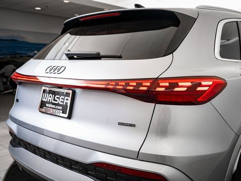 New 2025 Audi Q5 2.0T Premium Plus image 9