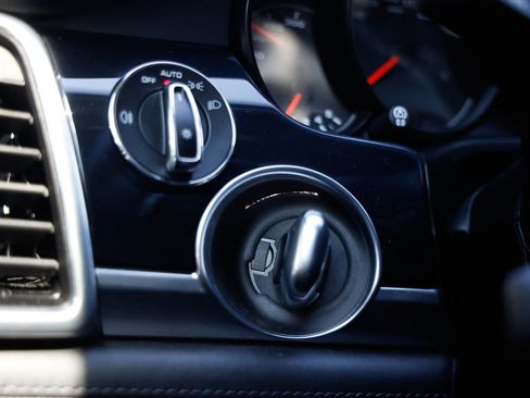 Used 2016 Porsche Panamera S image 52