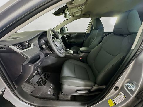 Used 2025 Toyota RAV4 LE image 13