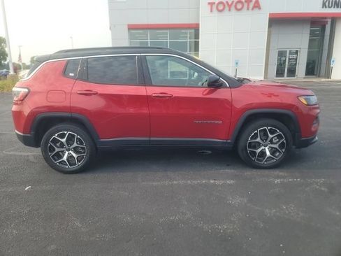 Used 2025 Jeep Compass Limited AWD/4WD image 7