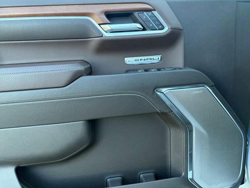 Used 2023 GMC Sierra 1500 Denali image 12