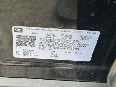 Used 2023 GMC Terrain SLE w/ Driver Convenience Package image 16