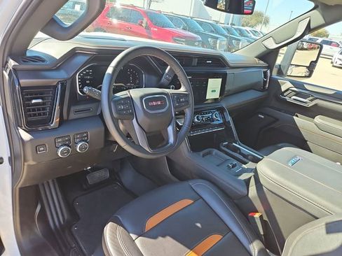 Used 2025 GMC Sierra 2500 AT4 image 10