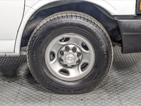 Used 2016 Chevrolet Express 2500 image 30