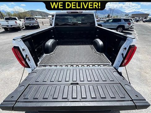 Used 2025 GMC Sierra 1500 SLT AWD/4WD image 17