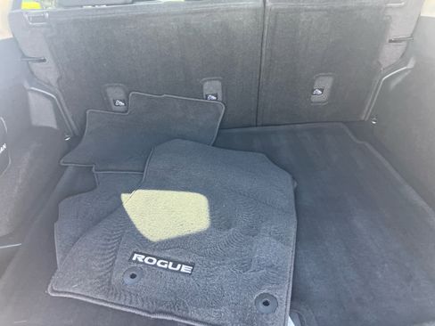 Used 2023 Nissan Rogue SV AWD/4WD image 7
