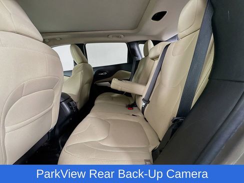 Used 2017 Jeep Cherokee Latitude w/ Comfort/Convenience Group image 31