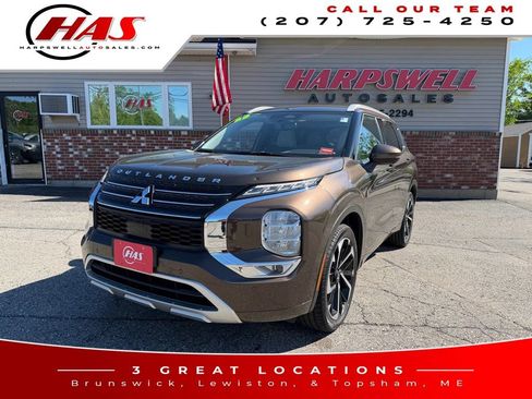 Used 2023 Mitsubishi Outlander SEL AWD/4WD image 1