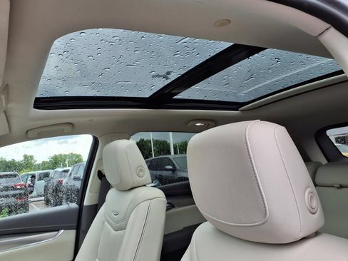 Certified 2024 Cadillac XT5 Premium Luxury w/ LPO, Floor Liner Package AWD/4WD image 19