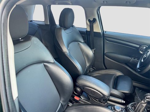 Used 2017 MINI Cooper 4-Door Hardtop image 28