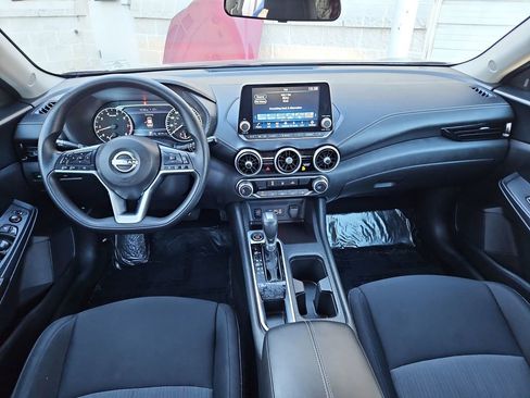 Used 2024 Nissan Sentra SV image 9