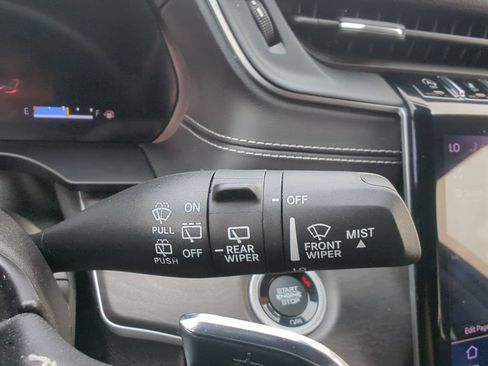 Used 2023 Jeep Grand Cherokee L Limited AWD/4WD image 36