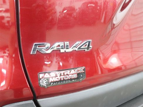 Used 2019 Toyota RAV4 Limited AWD/4WD image 9