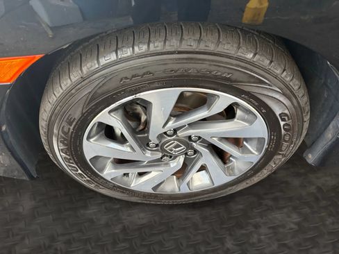 Used 2018 Honda Civic EX image 36