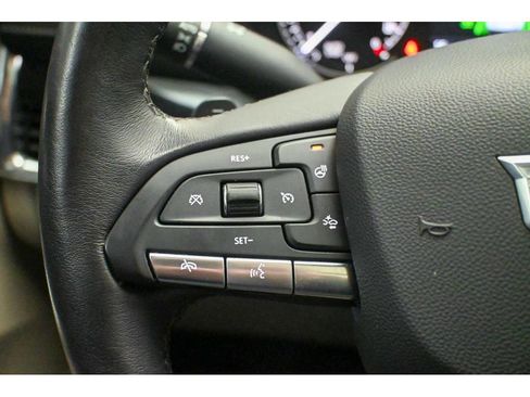 Used 2023 Cadillac XT4 Premium Luxury image 39