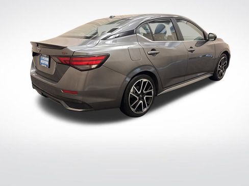 Used 2025 Nissan Sentra SR image 5