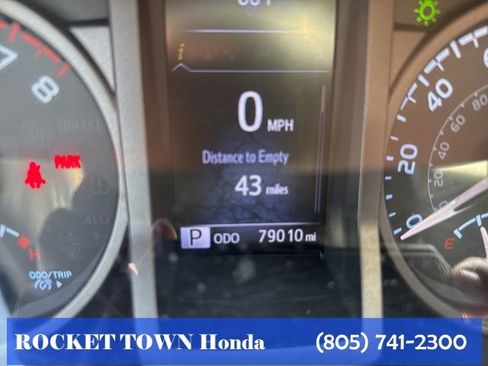 Used 2018 Toyota Tacoma TRD Off-Road image 18