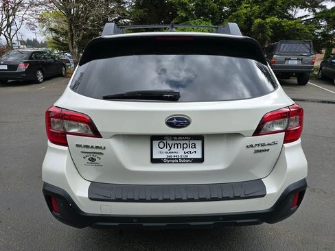 Used 2019 Subaru Outback 3.6R Limited w/ Popular Package #2 AWD/4WD image 5