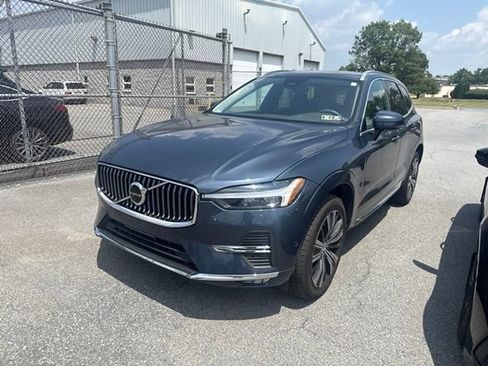 Used 2023 Volvo XC60 B5 Plus w/ Climate Package AWD/4WD image 1