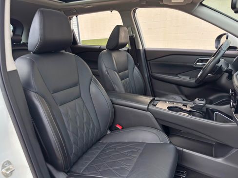 Used 2023 Nissan Rogue Platinum FWD image 35