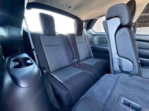 Used 2019 Nissan Pathfinder S image 32