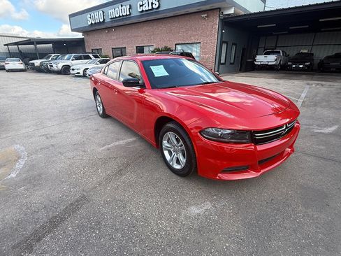Used 2023 Dodge Charger SXT image 3