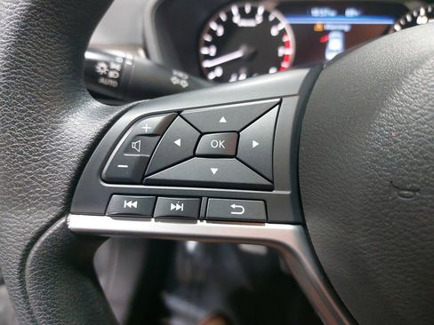 Used 2023 Nissan Altima 2.5 SV image 16