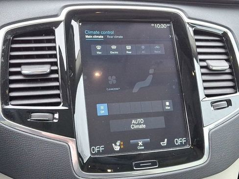 Used 2017 Volvo XC90 T6 Momentum w/ Vision Package image 19