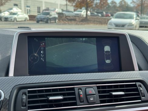 Used 2015 BMW M6 Convertible image 38