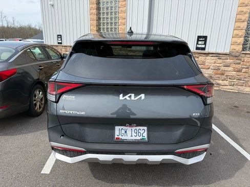 Used 2023 Kia Sportage LX AWD/4WD image 6
