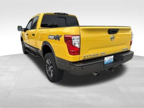 Used 2016 Nissan Titan PRO-4X w/ Pro-4x Convenience Package AWD/4WD image 4