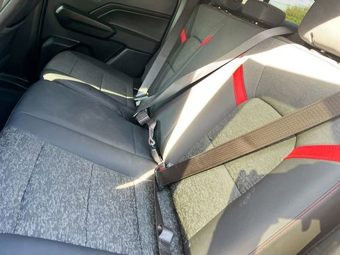 Used 2024 Chevrolet Colorado Z71 w/ Z71 Convenience Package 2 image 24